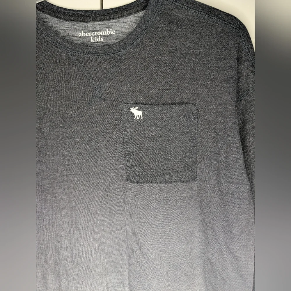 Abercrombie Kids Boys 13/14 Long Sleeve Shirt Black-Light Gray Gradient - Picture 4 of 9